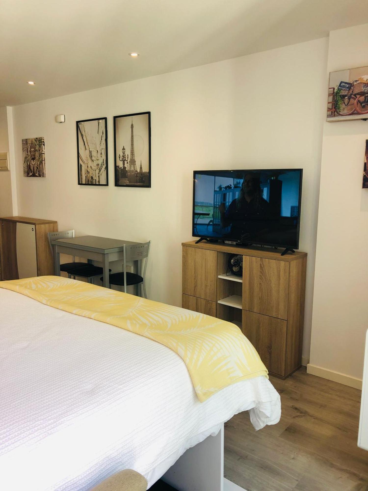 Cp High Floor Luxury Studio Sleeps 3 Gibraltar Eksteriør bilde