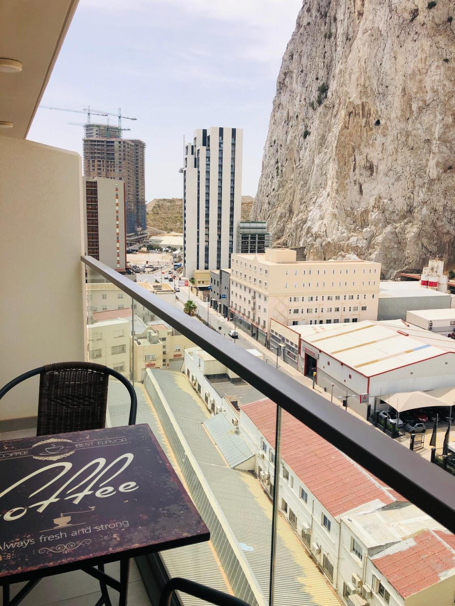 Cp High Floor Luxury Studio Sleeps 3 Gibraltar Eksteriør bilde